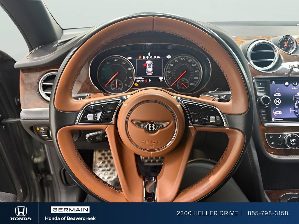 Used 2018 Bentley Bentayga AWD/4WD image 22