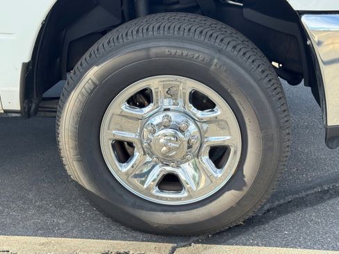 Used 2016 RAM 2500 SLT image 10