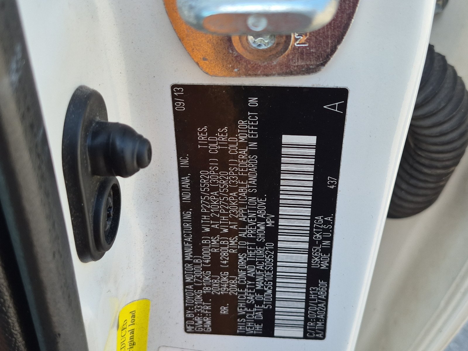 Used 2014 Toyota Sequoia Platinum AWD/4WD image 28