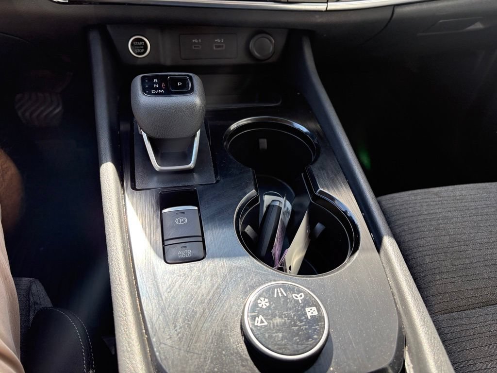 Used 2022 Nissan Rogue SV AWD/4WD image 12