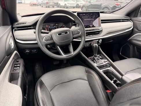 Used 2023 Jeep Compass Latitude AWD/4WD image 8