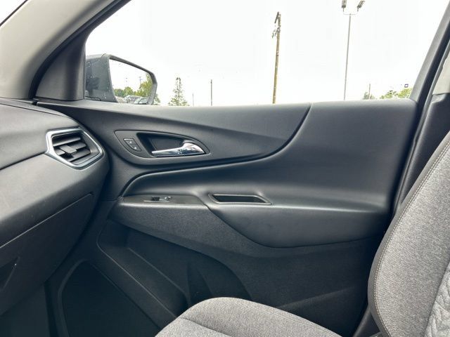 Used 2023 Chevrolet Equinox LT AWD/4WD image 38