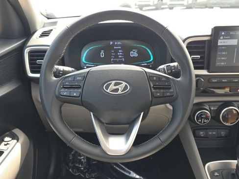 Certified 2024 Hyundai Venue SEL FWD image 10