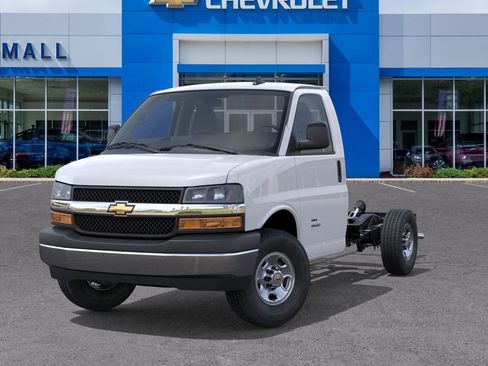 New 2025 Chevrolet Express 3500 w/ Power Convenience Package image 17