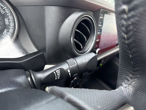 Used 2022 Toyota Tacoma 4x4 Double Cab image 33