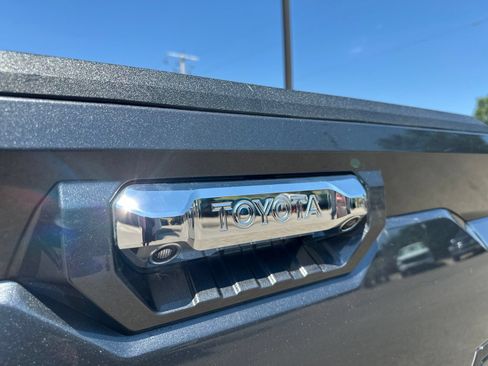 Used 2024 Subaru Crosstrek 2.5i Limited w/ Crosstrek Mirror Package AWD/4WD image 77