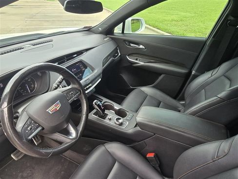 Used 2021 Cadillac XT4 Sport w/ Cold Weather Package FWD image 13