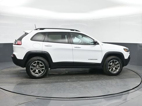 Used 2022 Jeep Cherokee Trailhawk w/ Premium Leather Package image 8