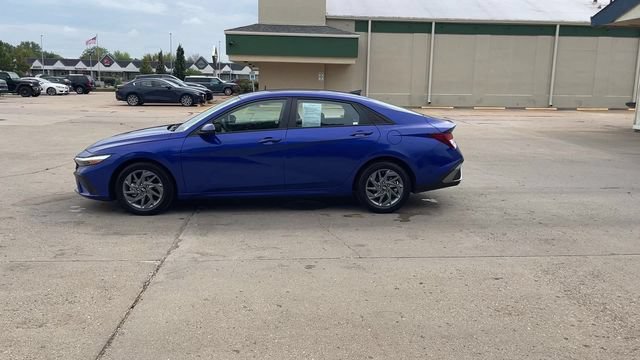 Used 2024 Hyundai Elantra SEL FWD image 5