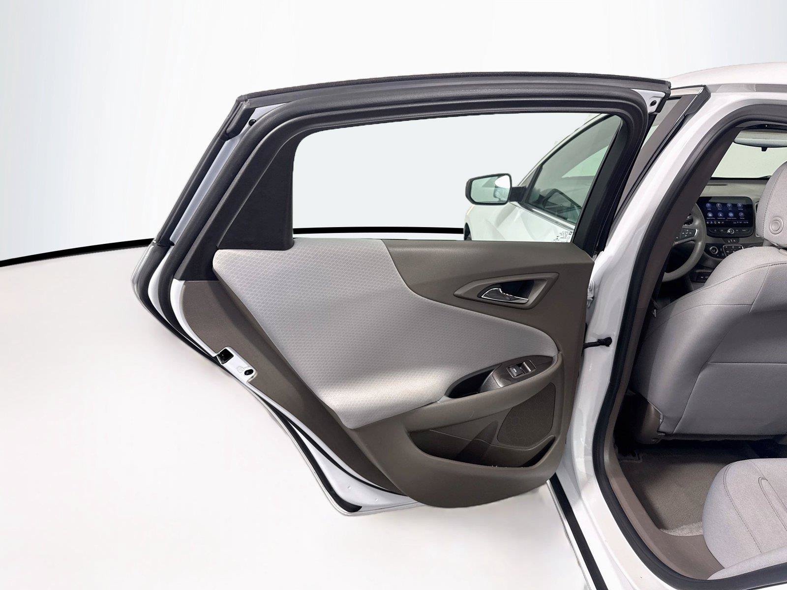 Used 2025 Chevrolet Malibu LT FWD image 21