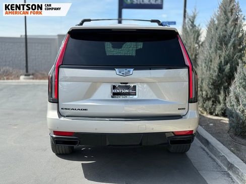 Used 2024 Cadillac Escalade Sport Platinum w/ LPO, ONYX Package image 7