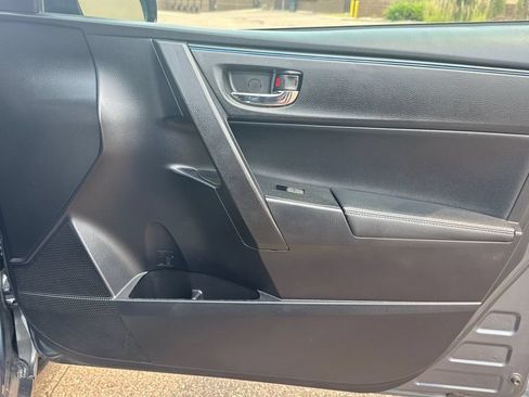 Used 2017 Toyota Corolla SE FWD image 26