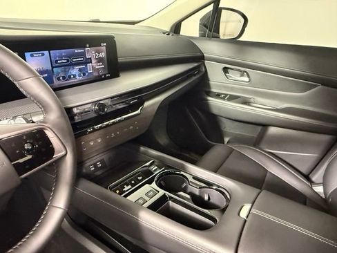 Used 2025 Nissan Murano SV FWD image 24