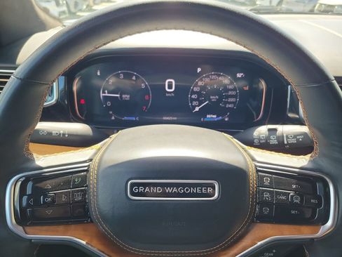 Used 2024 Jeep Grand Wagoneer L Series III AWD/4WD image 25