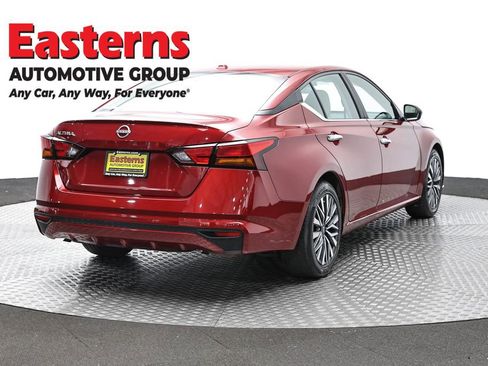 Used 2025 Nissan Altima 2.5 SV FWD image 5