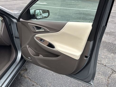 Used 2024 Chevrolet Malibu LT image 12