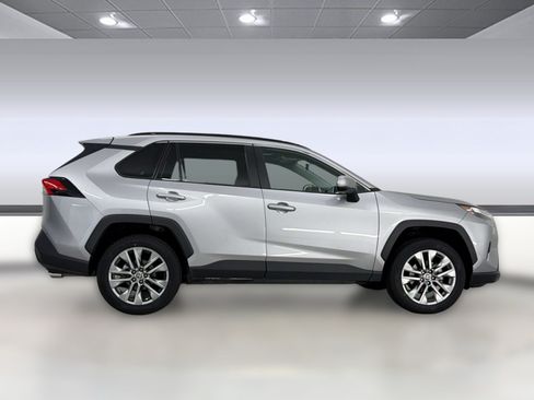 Used 2023 Toyota RAV4 XLE Premium AWD/4WD image 8