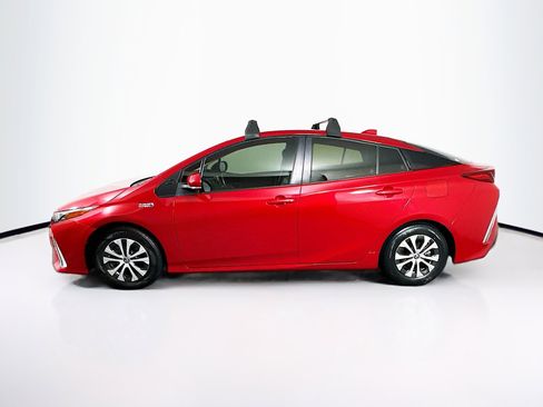 Used 2021 Toyota Prius Prime XLE image 4