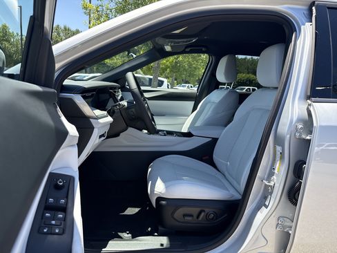 New 2026 Jeep Cherokee Laredo AWD/4WD image 9
