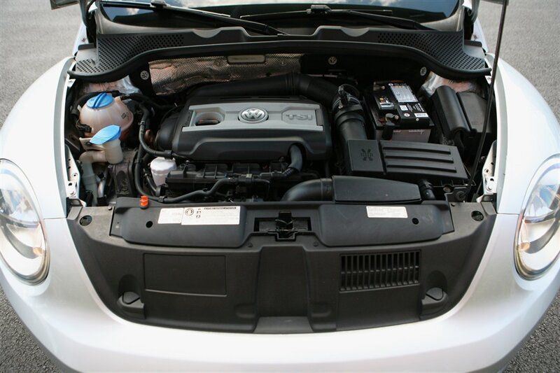 Used 2013 Volkswagen Beetle 2.0T FWD image 7
