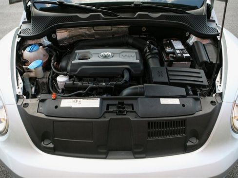 Used 2013 Volkswagen Beetle 2.0T FWD image 7