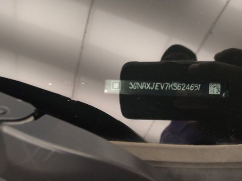 Used 2019 Chevrolet Equinox LT w/ Driver Convenience Package FWD image 33