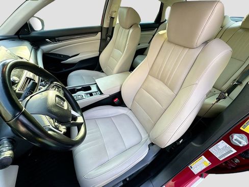 Used 2022 Honda Accord Touring image 18