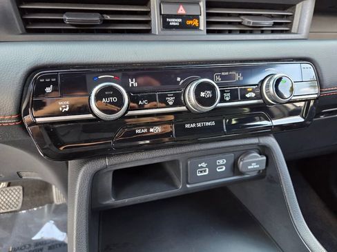 Used 2023 Honda Pilot Sport image 29