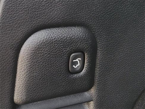 Used 2017 Jeep Grand Cherokee Limited image 12