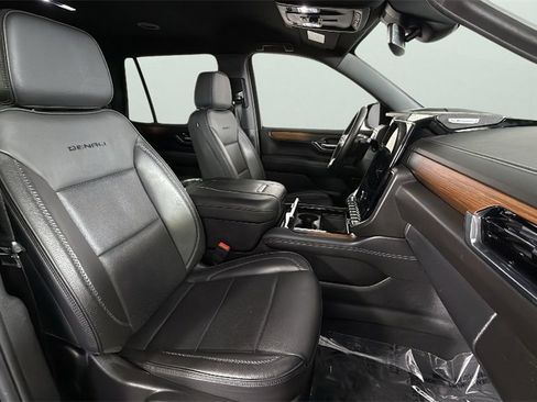 Certified 2025 GMC Yukon Denali image 38