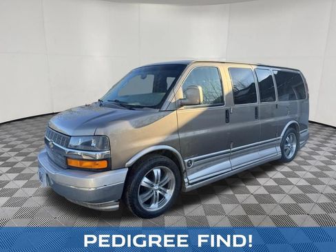 Used 2004 Chevrolet Express 1500 RWD image 2