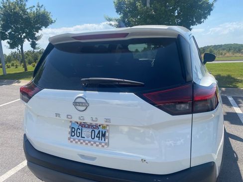 Used 2023 Nissan Rogue S FWD image 7