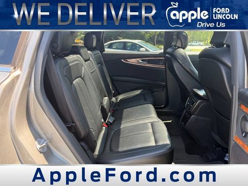 Used 2016 Lincoln MKX Reserve w/ Technology Package AWD/4WD image 10