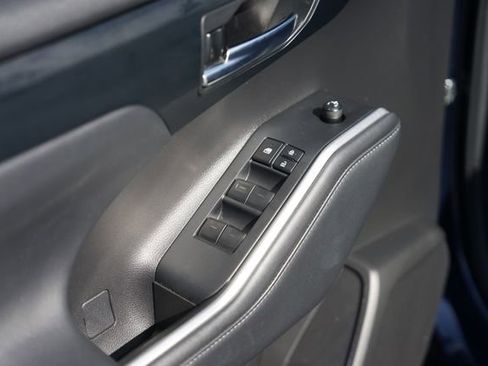 Used 2022 Toyota Highlander XSE AWD/4WD image 32