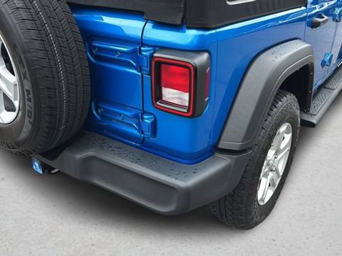 Used 2022 Jeep Wrangler Unlimited Sport AWD/4WD image 36