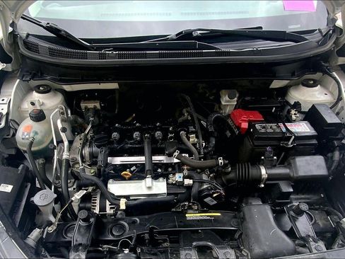 Used 2024 Nissan Kicks SV image 9