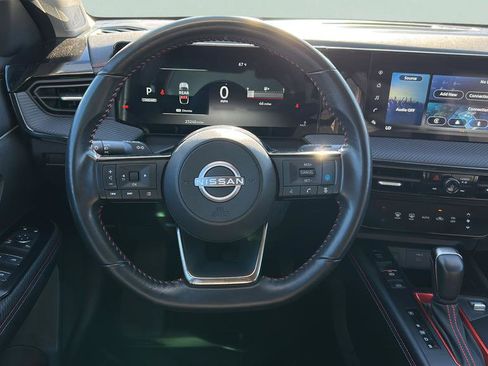 Used 2025 Nissan Kicks SR image 16