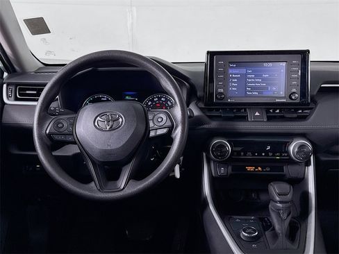 Used 2022 Toyota RAV4 LE image 13