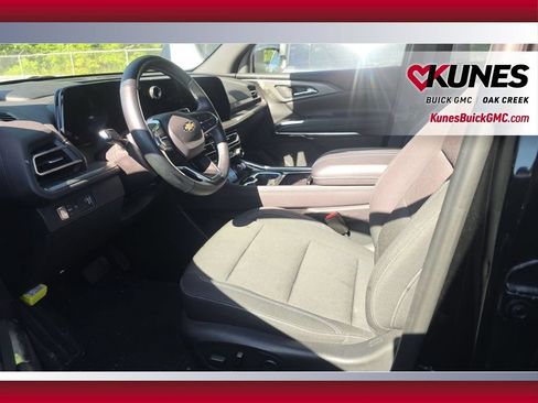 Used 2024 Chevrolet Traverse LT FWD image 18