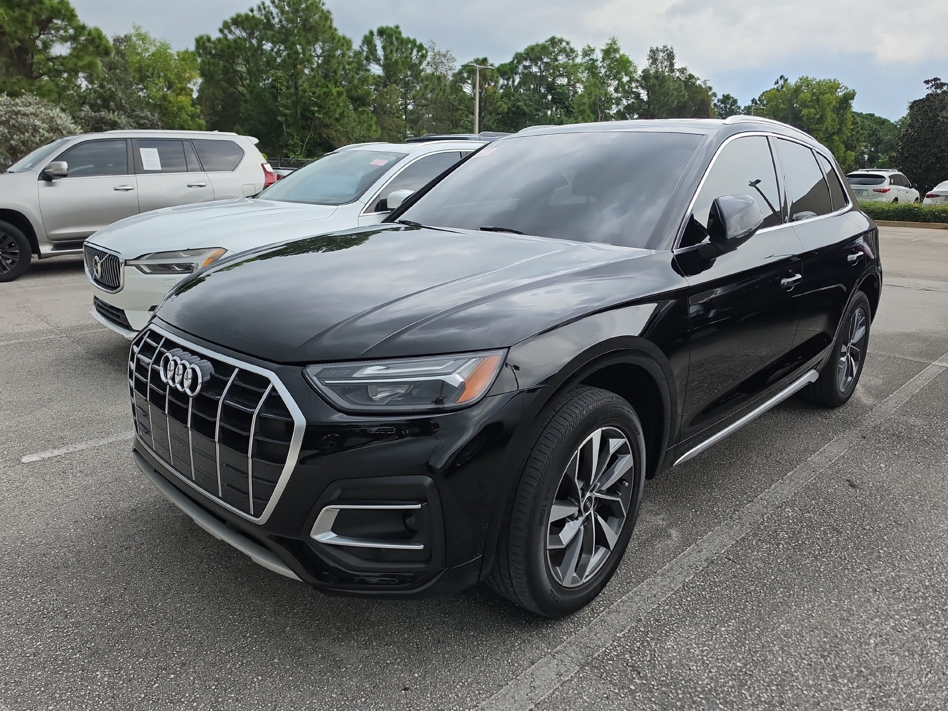 Used 2021 Audi Q5 2.0T Premium w/ Convenience Package AWD/4WD image 3