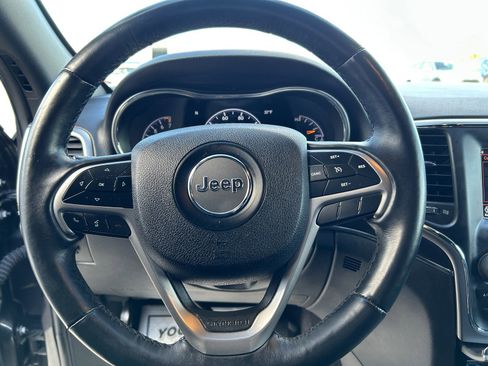 Used 2018 Jeep Grand Cherokee Limited image 21