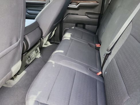 Used 2023 GMC Sierra 1500 SLE image 18