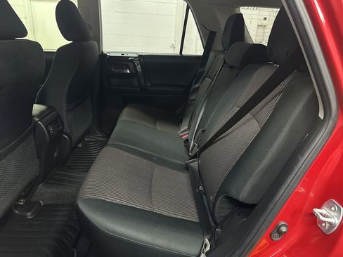 Used 2021 Toyota 4Runner TRD Off-Road AWD/4WD image 35