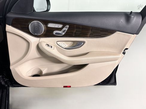 Used 2020 Mercedes-Benz C 300 Sedan image 32