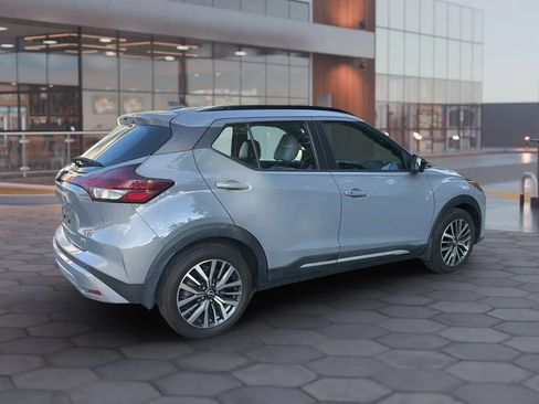 Used 2023 Nissan Kicks SR w/ SR Premium Package FWD image 13
