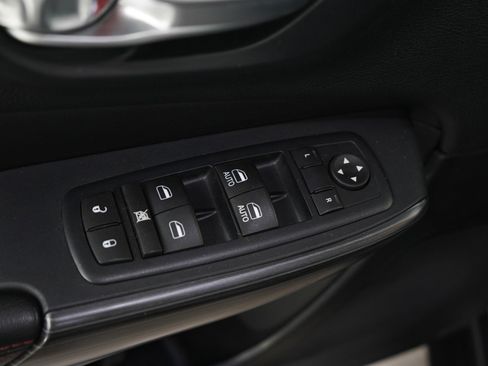 Used 2016 Jeep Cherokee Trailhawk w/ Cold Weather Group AWD/4WD image 19