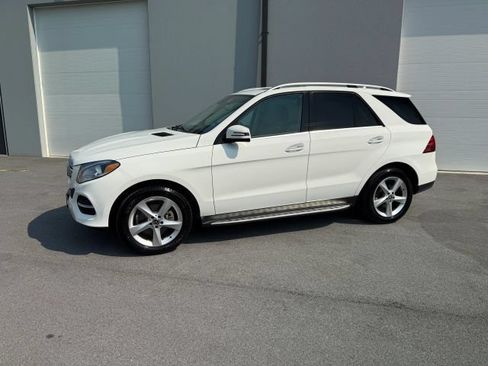 Used 2017 Mercedes-Benz GLE 350 4MATIC image 3