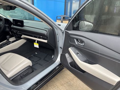 Used 2025 Honda Accord EX-L image 16