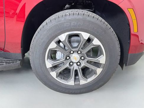 New 2026 Chevrolet Suburban LT w/ Comfort Package AWD/4WD image 28
