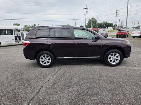 Used 2013 Toyota Highlander SE AWD/4WD image 2